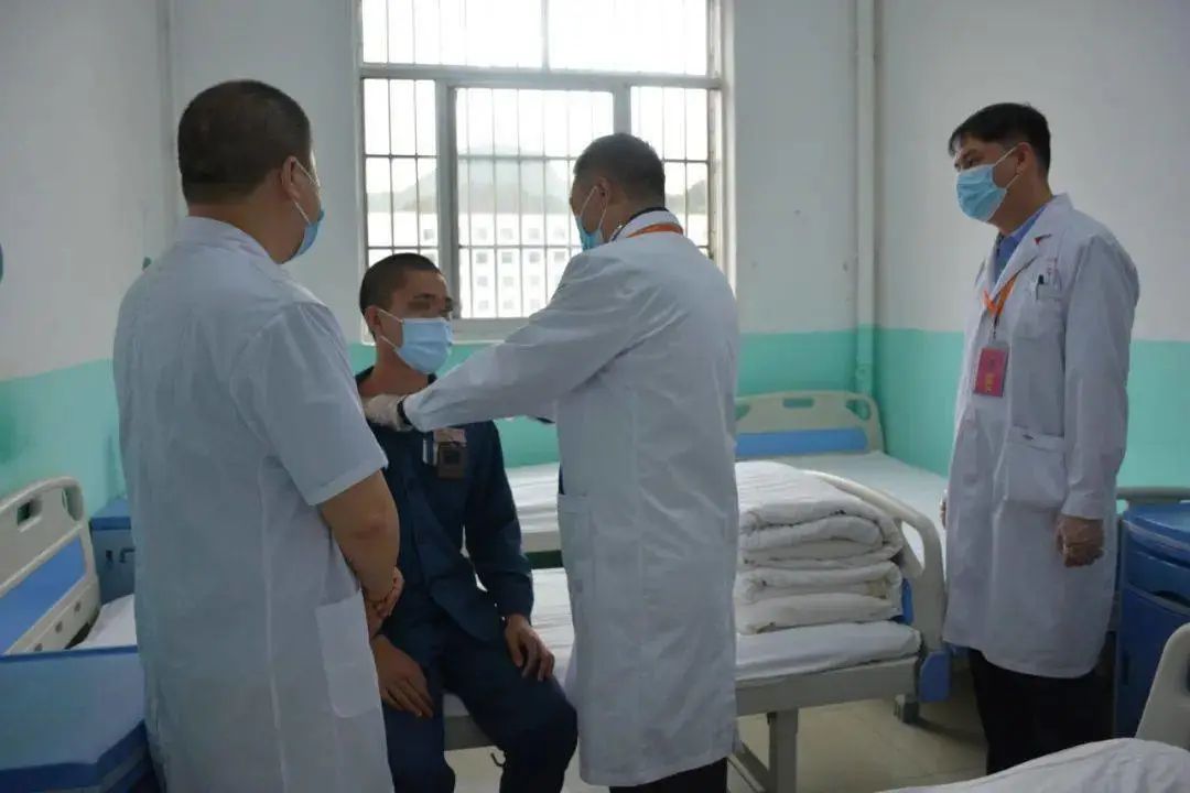 服刑人员怎样才能申请保外就医？