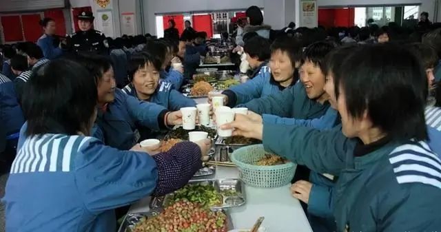 监狱里过节，服刑人员能加餐吗？
