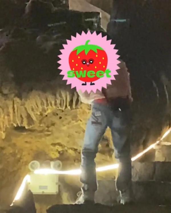 男孩砖敲黄果树天星洞景区钟乳石带走，面对提醒家长称“小孩喜欢”