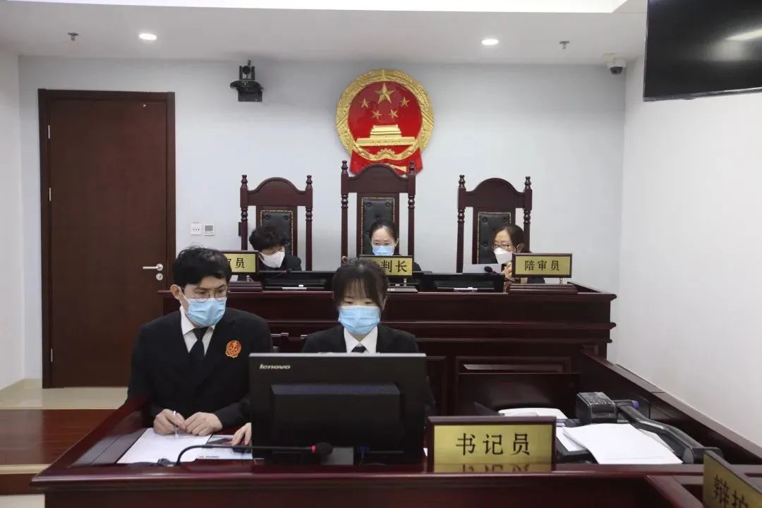 全国首例！教师多次猥亵女童被判终身禁业