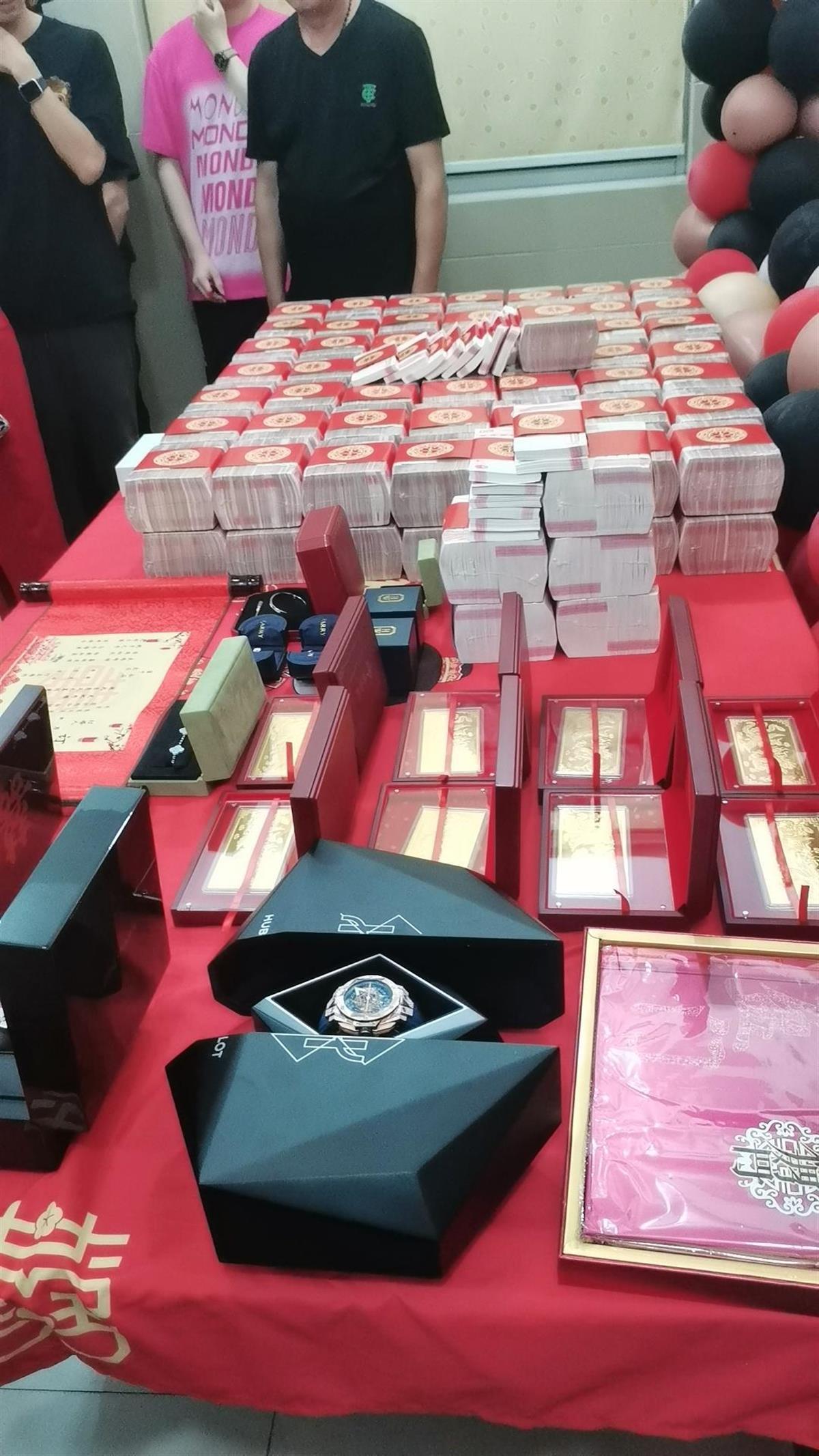 浙江台州一押钞车运送998万现金彩礼，准新郎：这在当地很常见，订婚仪式后会存入女方账户