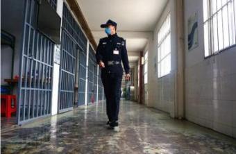 迈向新生，走向希望